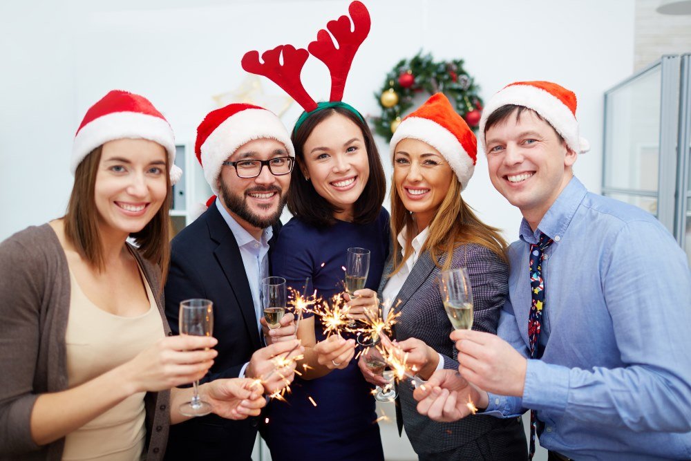 Happy Holidays! Tips to Navigate Time-off, Parties and Gifts